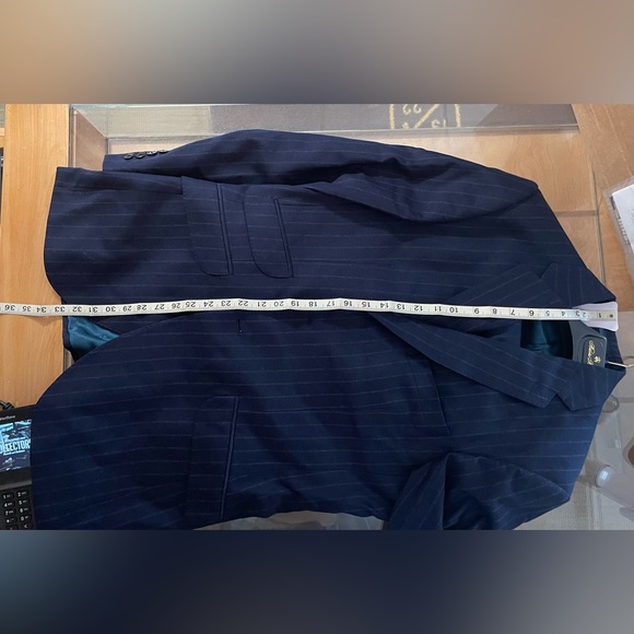 Charles Tyrwhitt Pin stripe Navy suit - Picture 9 of 9